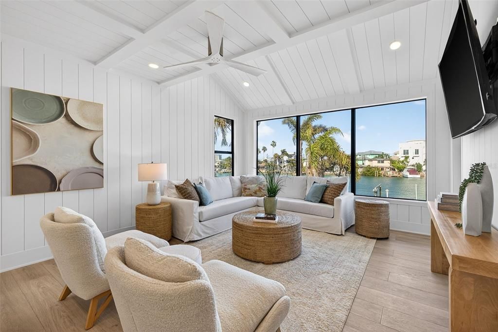 For Sale: $2,900,000 (3 beds, 3 baths, 2600 Square Feet)