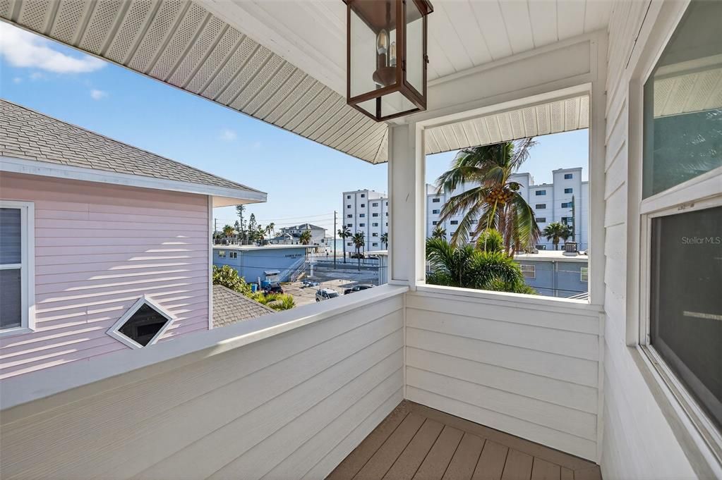 For Sale: $2,900,000 (3 beds, 3 baths, 2600 Square Feet)