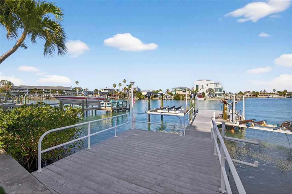 For Sale: $2,900,000 (3 beds, 3 baths, 2600 Square Feet)