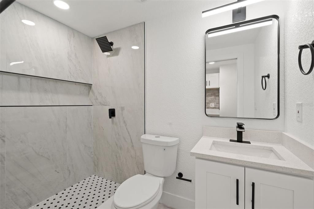 For Rent: $1,200 (1 beds, 1 baths, 240 Square Feet)