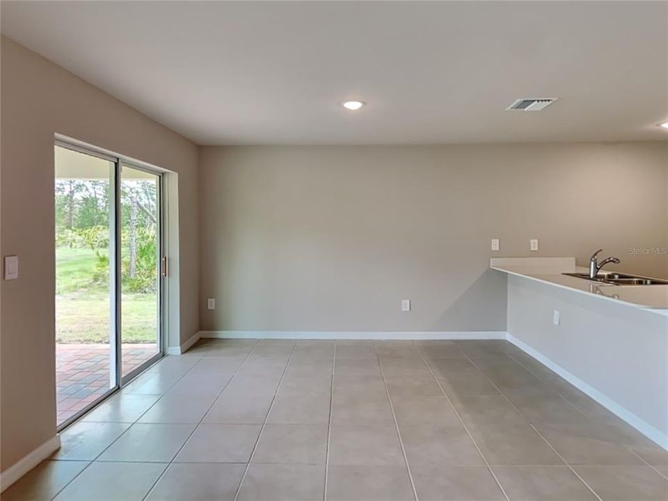 For Rent: $1,799 (4 beds, 2 baths, 1499 Square Feet)