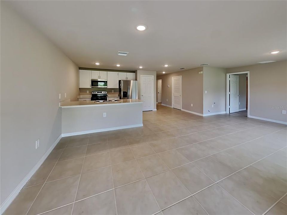 For Rent: $1,799 (4 beds, 2 baths, 1499 Square Feet)