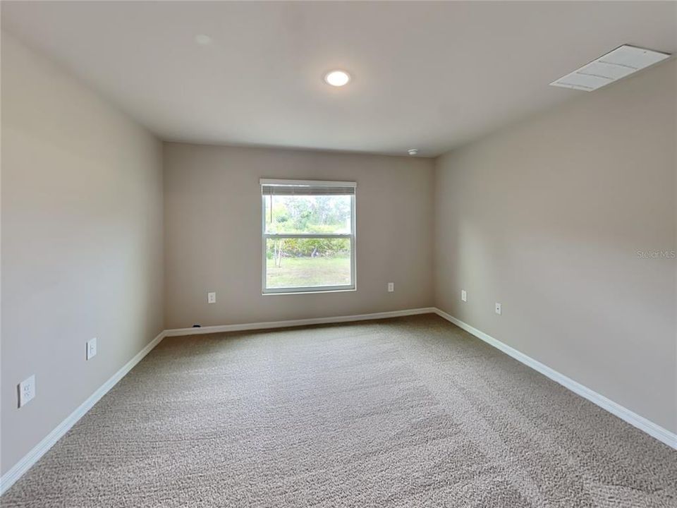 For Rent: $1,799 (4 beds, 2 baths, 1499 Square Feet)