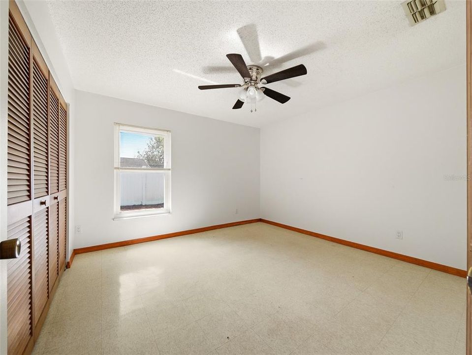 For Sale: $260,000 (3 beds, 2 baths, 1392 Square Feet)
