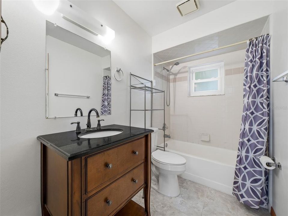 For Sale: $260,000 (3 beds, 2 baths, 1392 Square Feet)