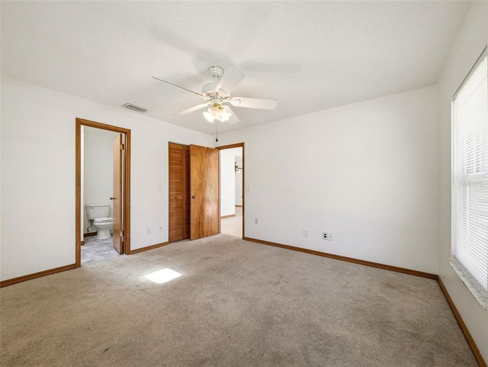 For Sale: $260,000 (3 beds, 2 baths, 1392 Square Feet)