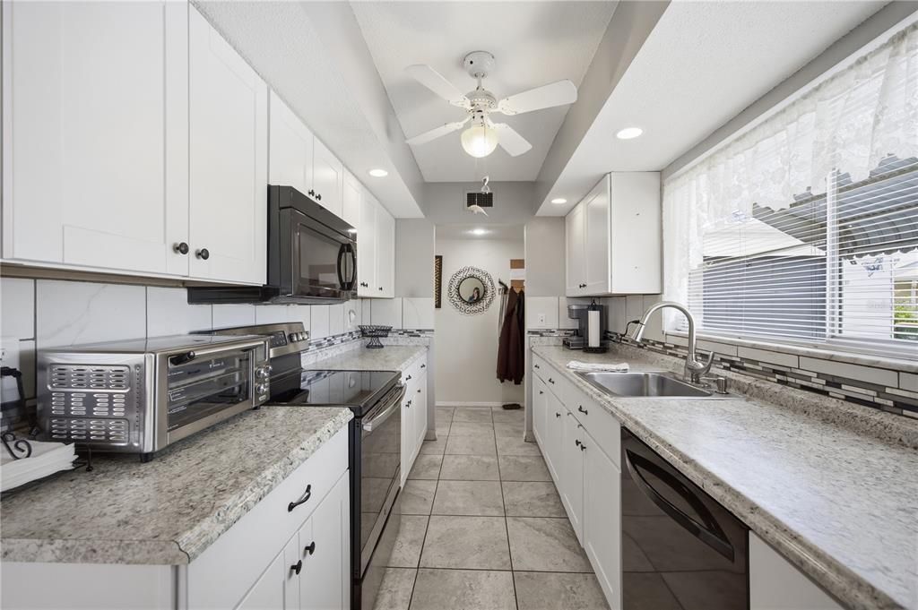 Activo con contrato: $256,900 (3 camas, 2 baños, 1144 Pies cuadrados)