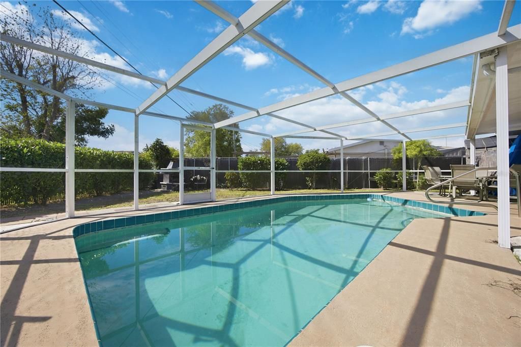 Activo con contrato: $256,900 (3 camas, 2 baños, 1144 Pies cuadrados)