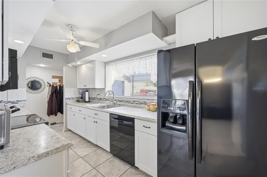 Activo con contrato: $256,900 (3 camas, 2 baños, 1144 Pies cuadrados)
