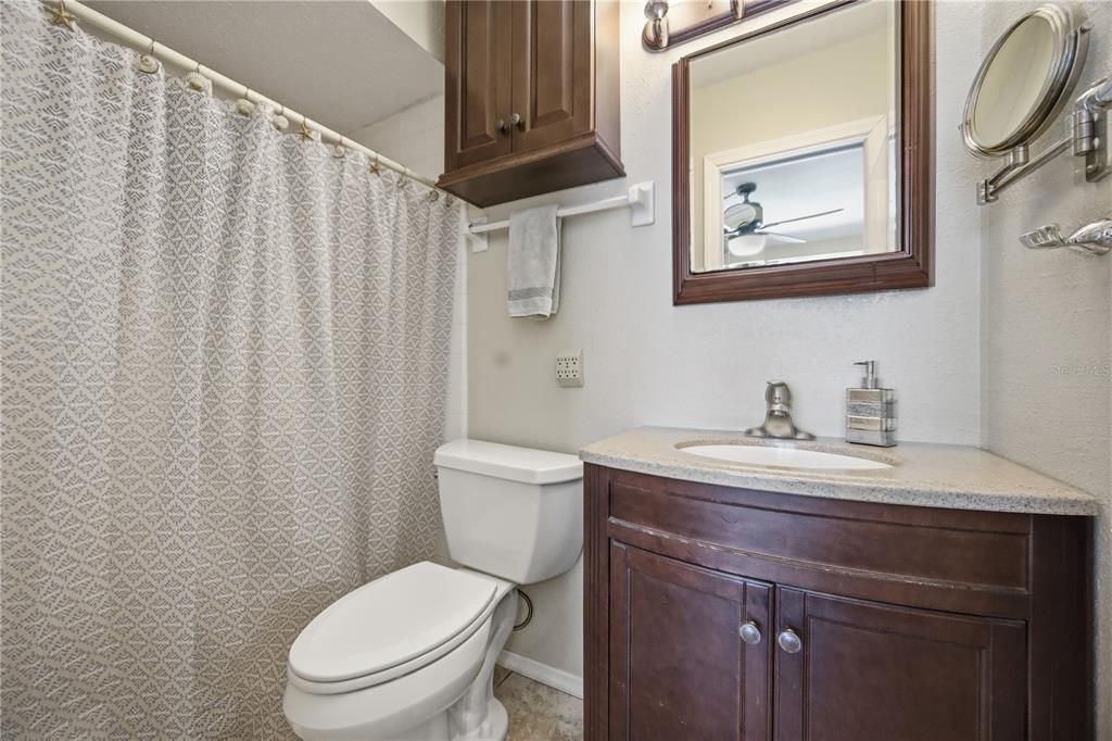 Activo con contrato: $256,900 (3 camas, 2 baños, 1144 Pies cuadrados)