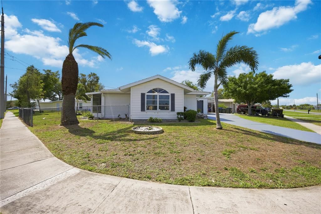 Activo con contrato: $256,900 (3 camas, 2 baños, 1144 Pies cuadrados)