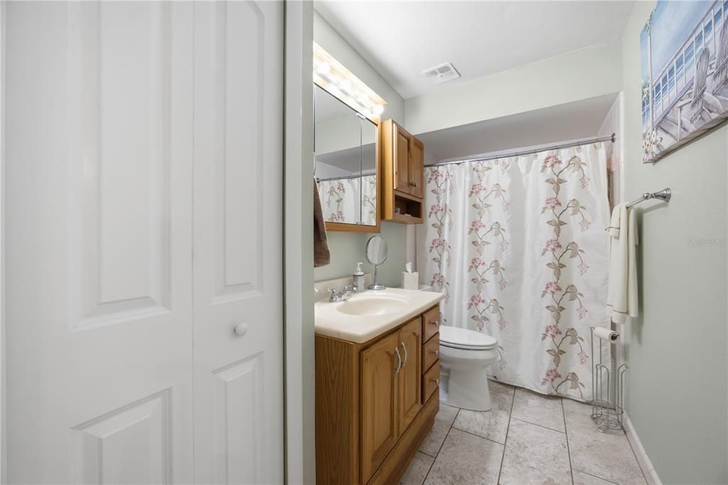 Activo con contrato: $256,900 (3 camas, 2 baños, 1144 Pies cuadrados)