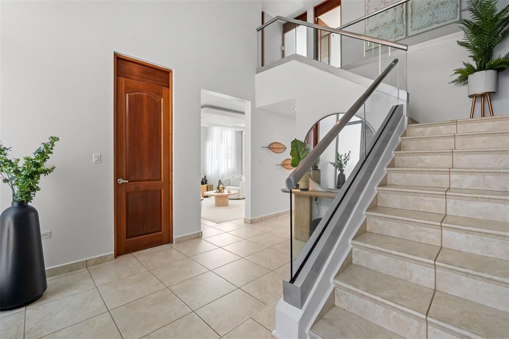 For Sale: $1,300,000 (6 beds, 3 baths, 3200 Square Feet)