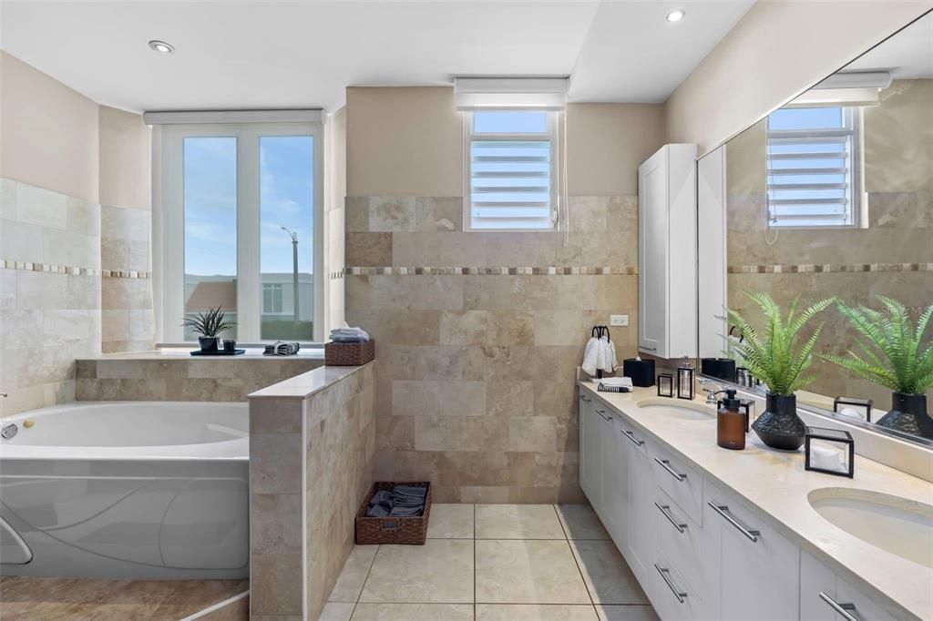 For Sale: $1,300,000 (6 beds, 3 baths, 3200 Square Feet)