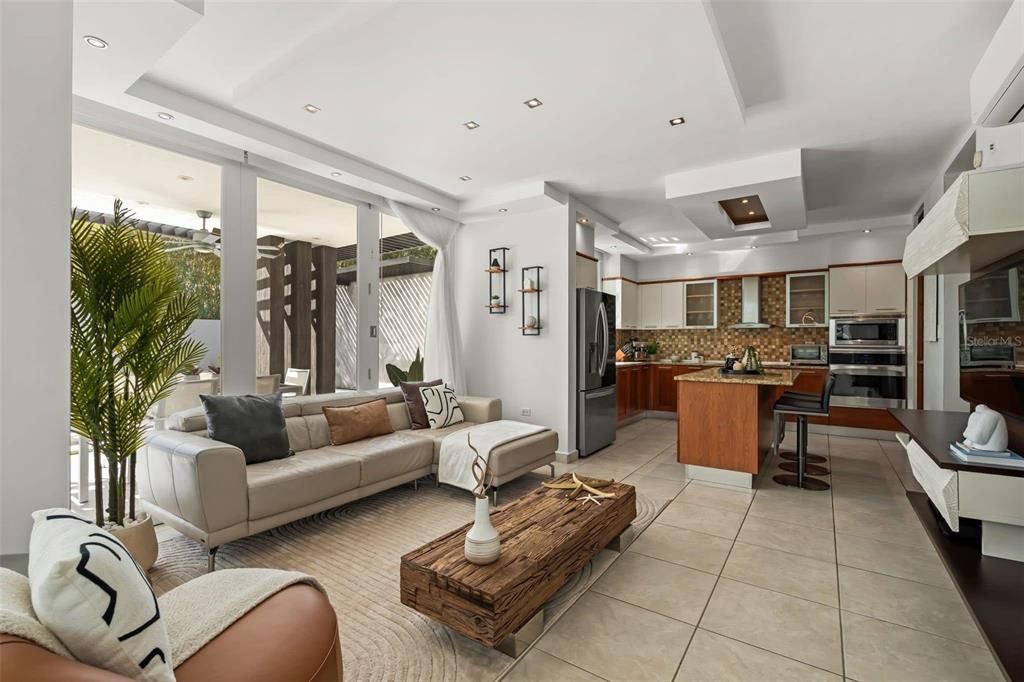 For Sale: $1,300,000 (6 beds, 3 baths, 3200 Square Feet)
