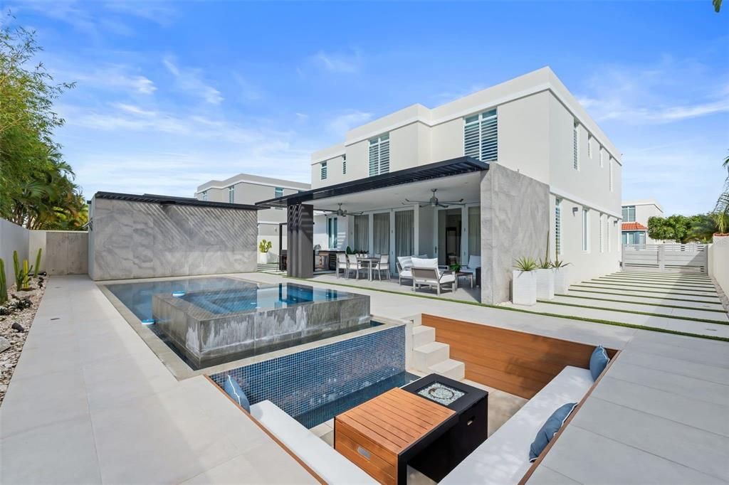 For Sale: $1,300,000 (6 beds, 3 baths, 3200 Square Feet)