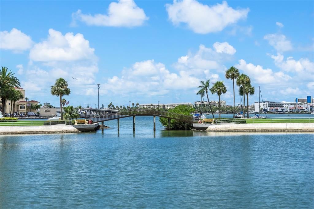 Activo con contrato: $209,000 (2 camas, 2 baños, 1040 Pies cuadrados)