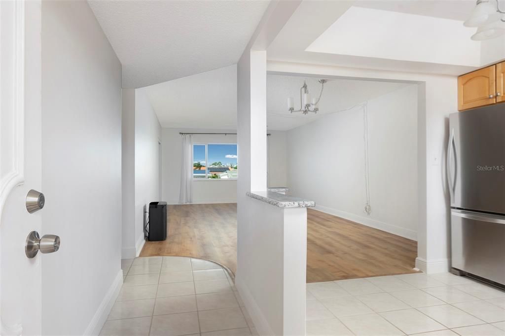 Activo con contrato: $209,000 (2 camas, 2 baños, 1040 Pies cuadrados)