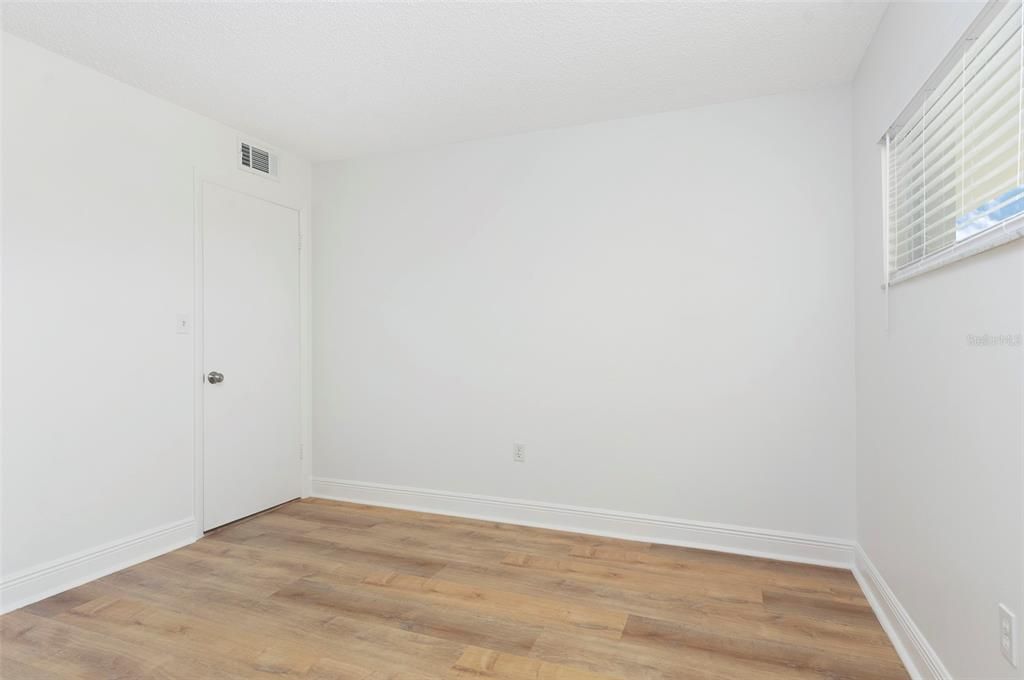 Activo con contrato: $209,000 (2 camas, 2 baños, 1040 Pies cuadrados)
