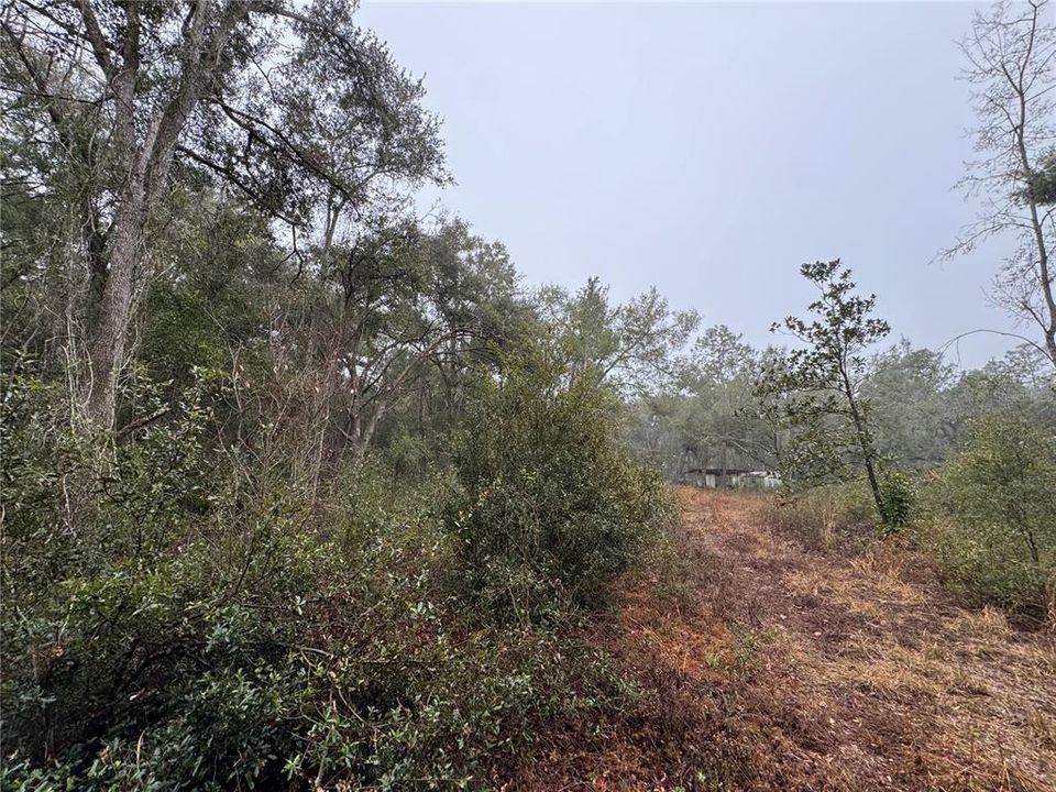 На продажу: $285,600 (8.16 acres)