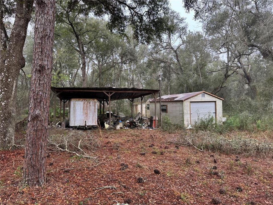 На продажу: $285,600 (8.16 acres)