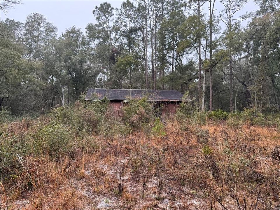 На продажу: $285,600 (8.16 acres)