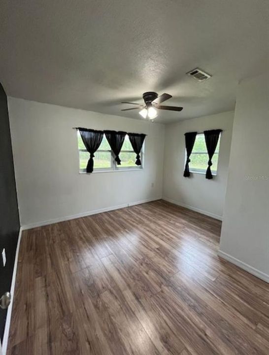 En Venta: $399,999 (4 camas, 2 baños, 2061 Pies cuadrados)
