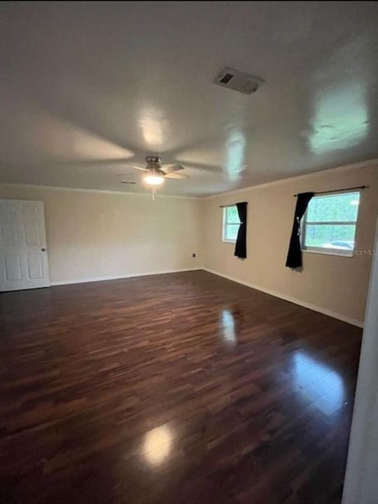 En Venta: $399,999 (4 camas, 2 baños, 2061 Pies cuadrados)