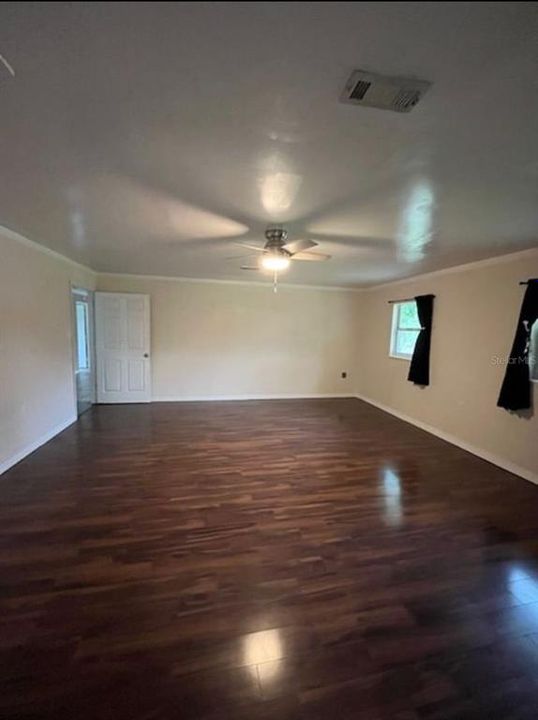 En Venta: $399,999 (4 camas, 2 baños, 2061 Pies cuadrados)