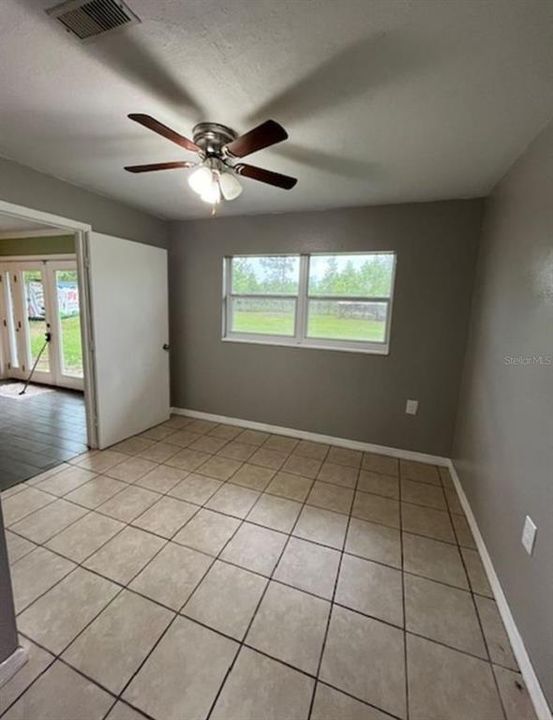 En Venta: $399,999 (4 camas, 2 baños, 2061 Pies cuadrados)