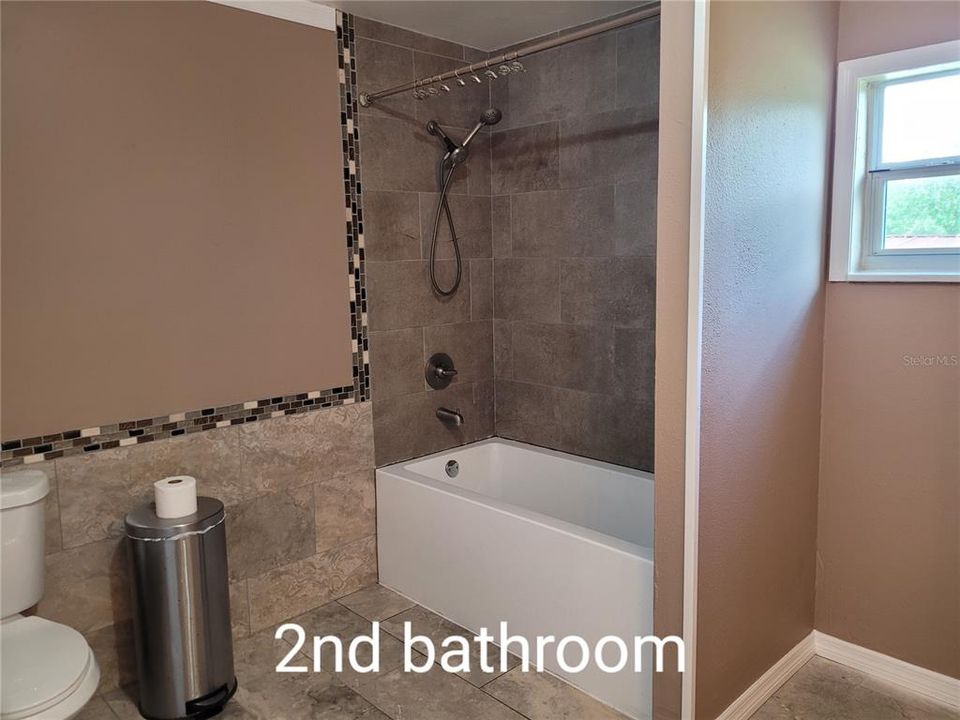 En Venta: $399,999 (4 camas, 2 baños, 2061 Pies cuadrados)