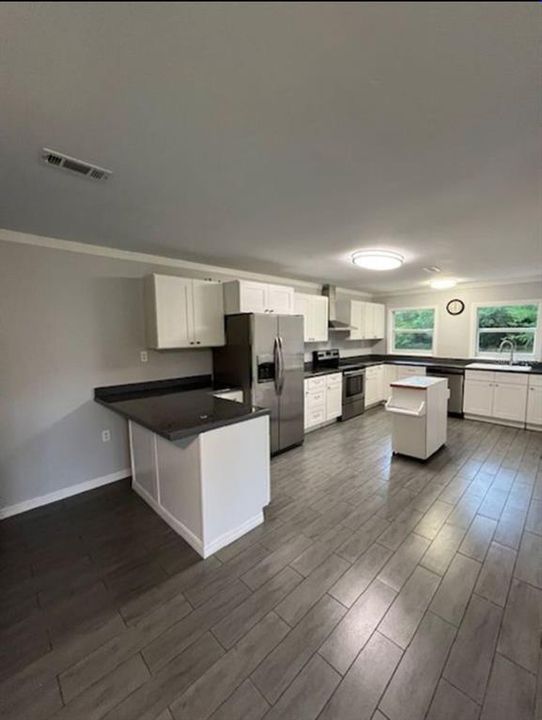 En Venta: $399,999 (4 camas, 2 baños, 2061 Pies cuadrados)
