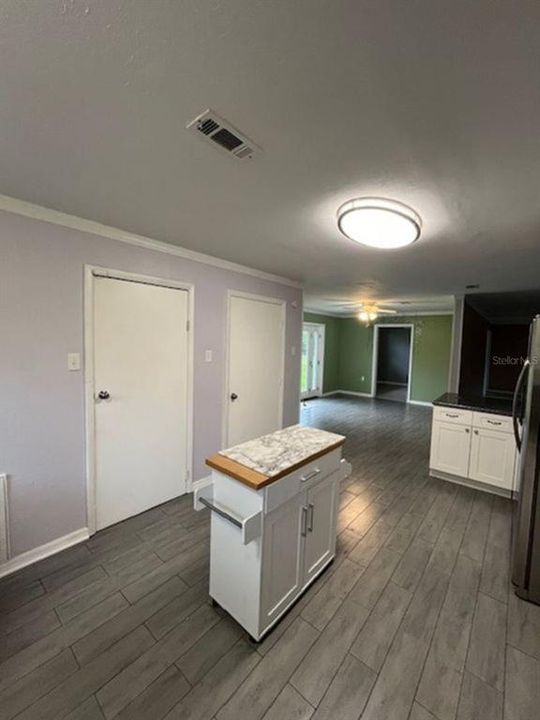 En Venta: $399,999 (4 camas, 2 baños, 2061 Pies cuadrados)