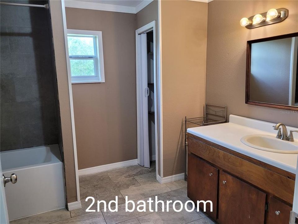 En Venta: $399,999 (4 camas, 2 baños, 2061 Pies cuadrados)