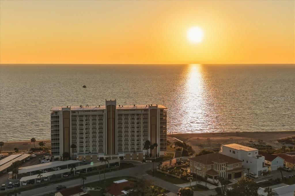 На продажу: $1,100,000 (2 спален, 2 ванн, 1430 Квадратных фут)