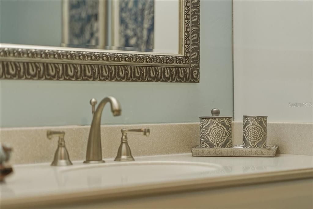 На продажу: $1,100,000 (2 спален, 2 ванн, 1430 Квадратных фут)