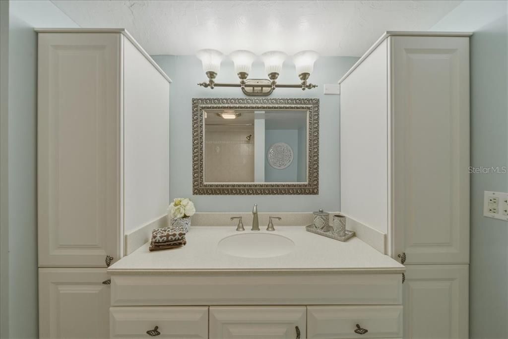 На продажу: $1,100,000 (2 спален, 2 ванн, 1430 Квадратных фут)