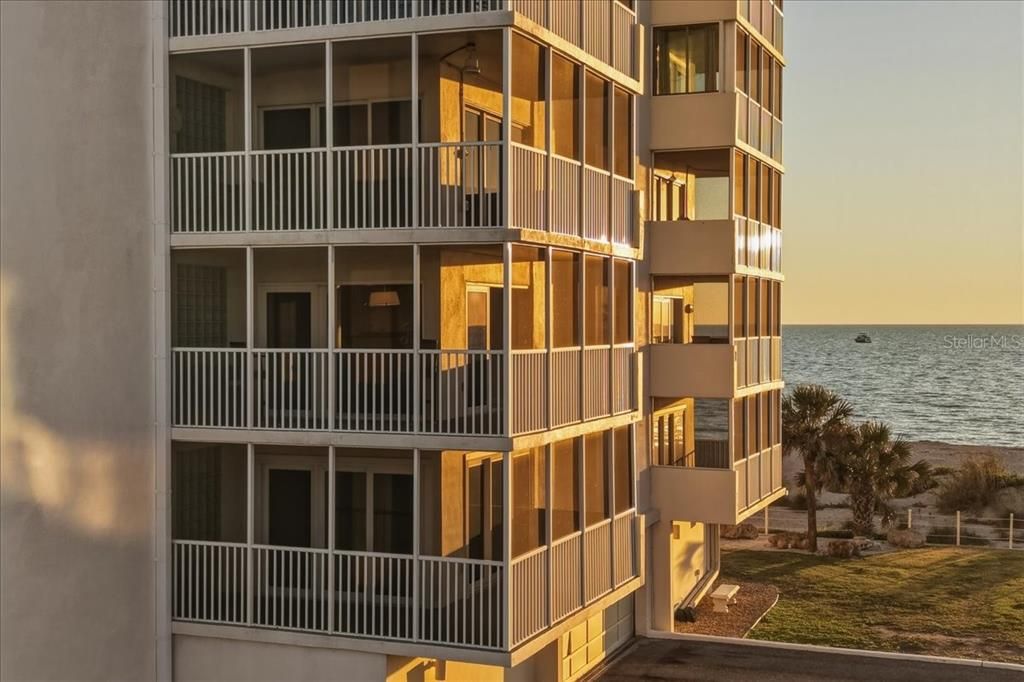 На продажу: $1,100,000 (2 спален, 2 ванн, 1430 Квадратных фут)