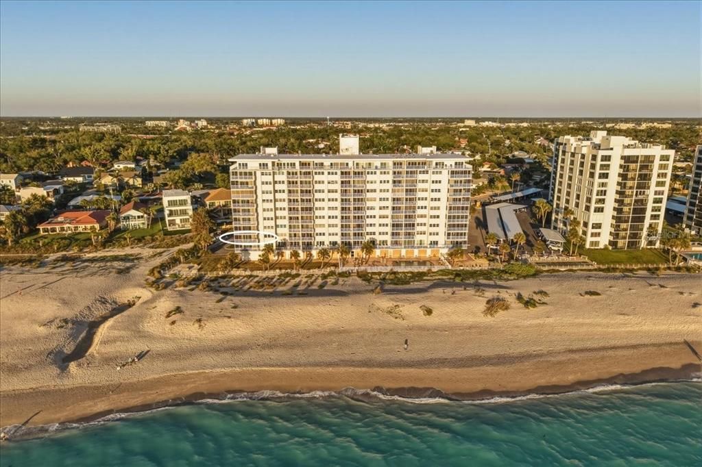 На продажу: $1,100,000 (2 спален, 2 ванн, 1430 Квадратных фут)