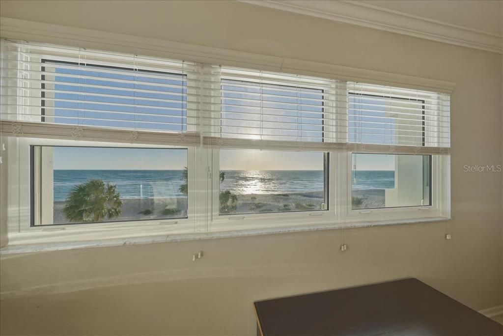 На продажу: $1,100,000 (2 спален, 2 ванн, 1430 Квадратных фут)