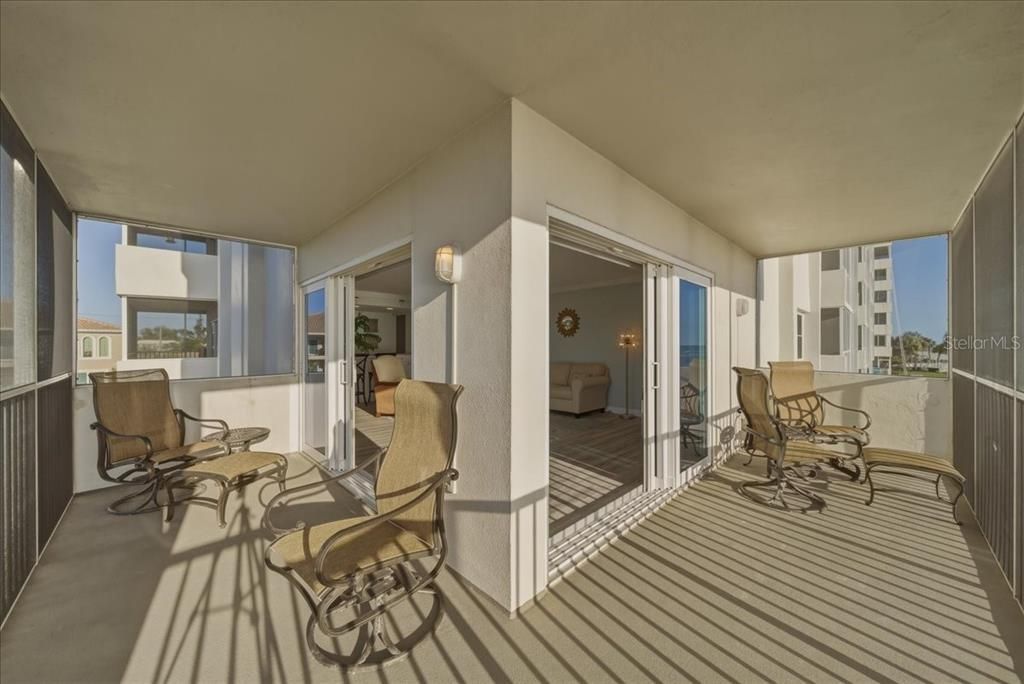 На продажу: $1,100,000 (2 спален, 2 ванн, 1430 Квадратных фут)