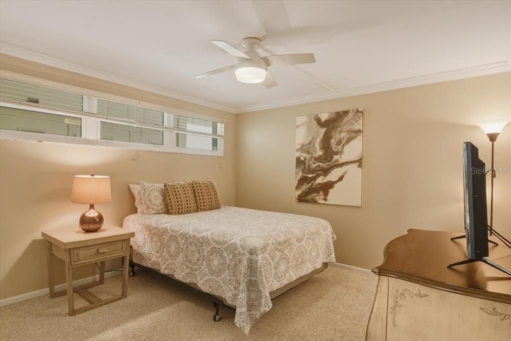 На продажу: $1,100,000 (2 спален, 2 ванн, 1430 Квадратных фут)