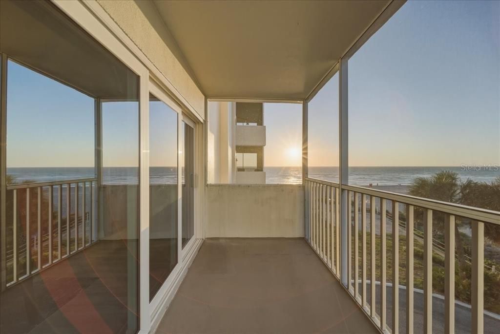 На продажу: $1,100,000 (2 спален, 2 ванн, 1430 Квадратных фут)