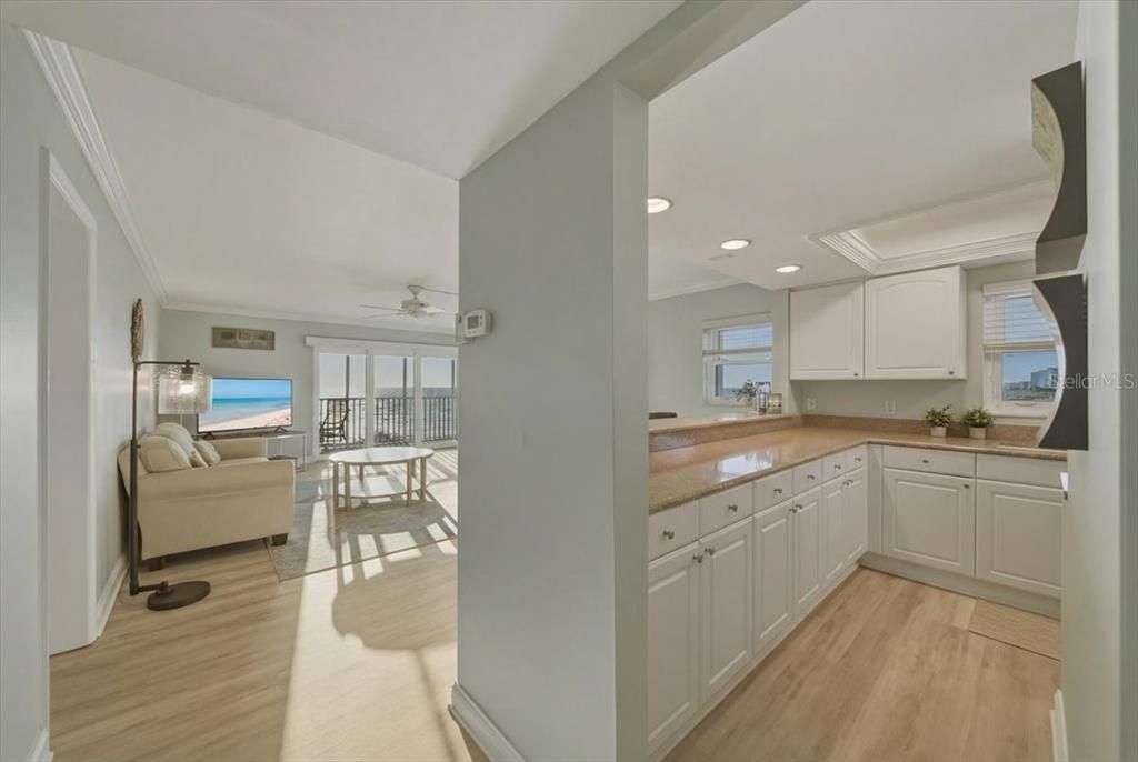 На продажу: $1,100,000 (2 спален, 2 ванн, 1430 Квадратных фут)