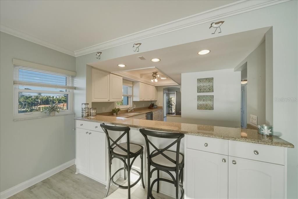 На продажу: $1,100,000 (2 спален, 2 ванн, 1430 Квадратных фут)