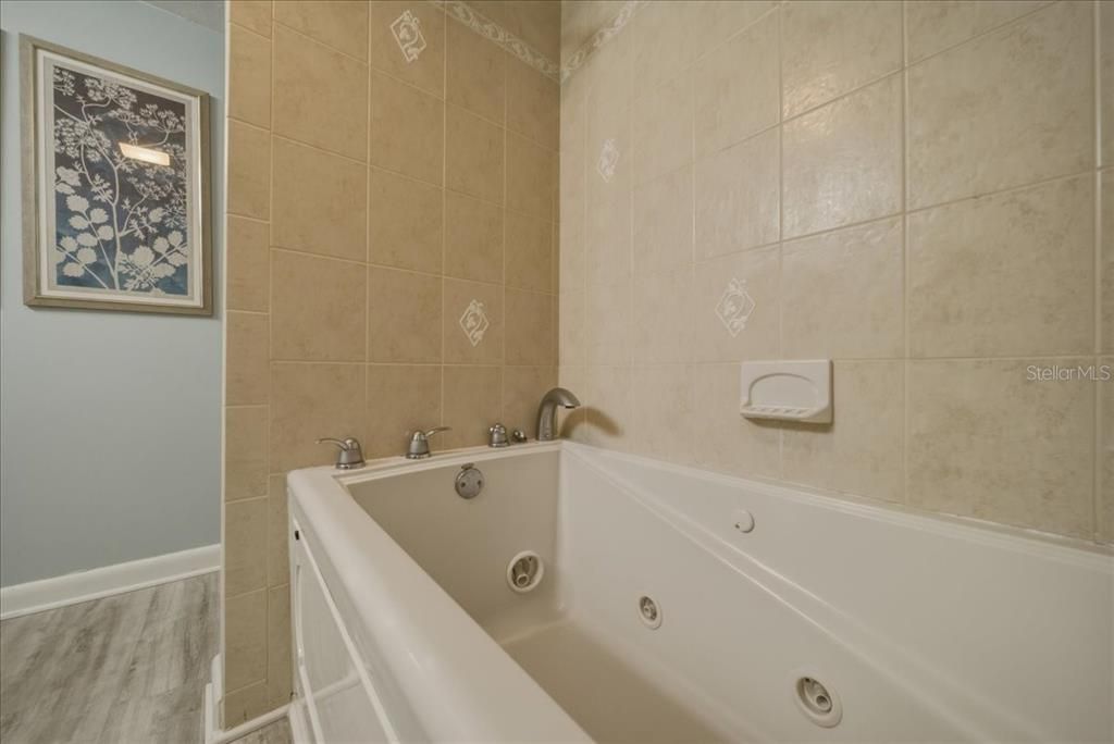 На продажу: $1,100,000 (2 спален, 2 ванн, 1430 Квадратных фут)