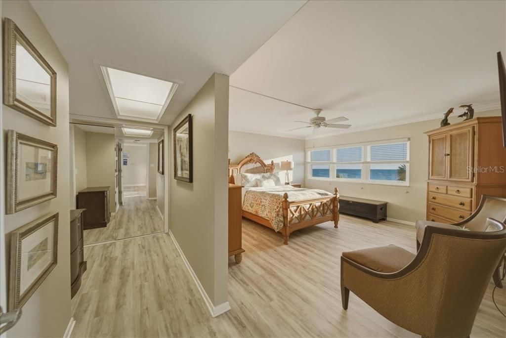 На продажу: $1,100,000 (2 спален, 2 ванн, 1430 Квадратных фут)