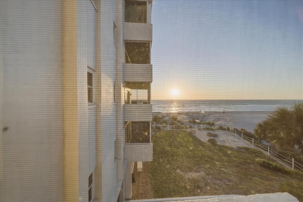 На продажу: $1,100,000 (2 спален, 2 ванн, 1430 Квадратных фут)