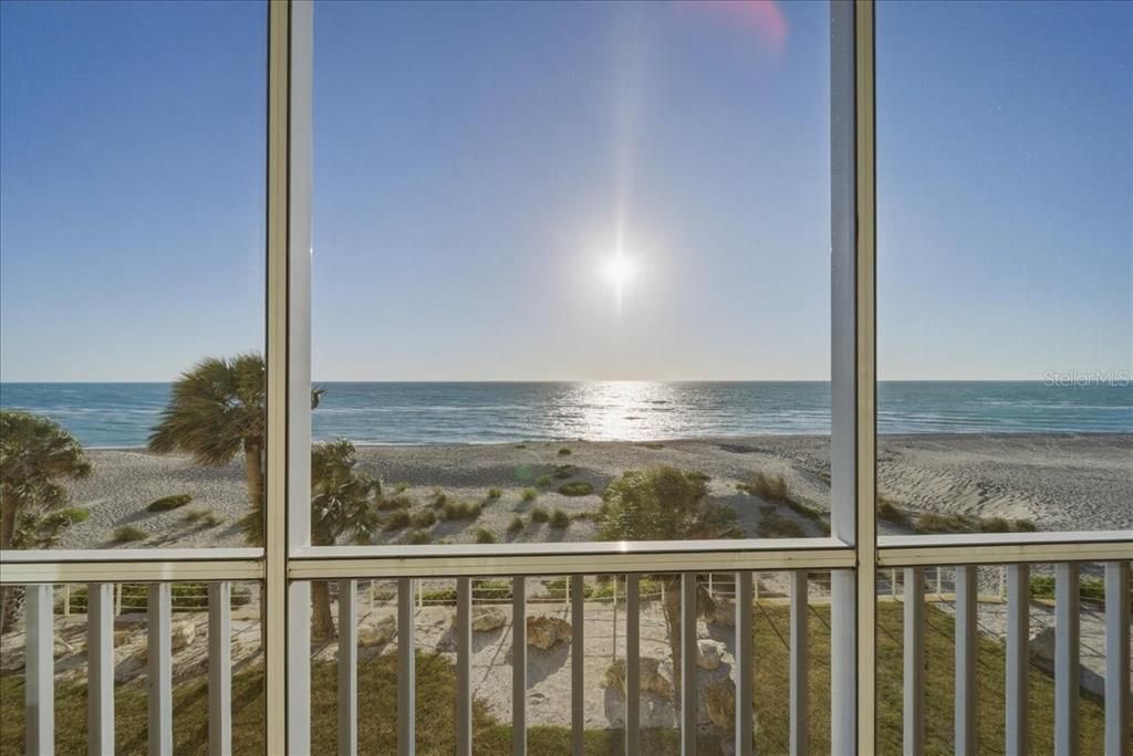 На продажу: $1,100,000 (2 спален, 2 ванн, 1430 Квадратных фут)