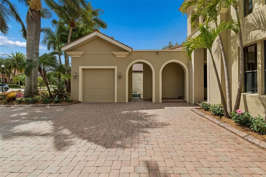 For Sale: $1,699,000 (4 beds, 4 baths, 4211 Square Feet)